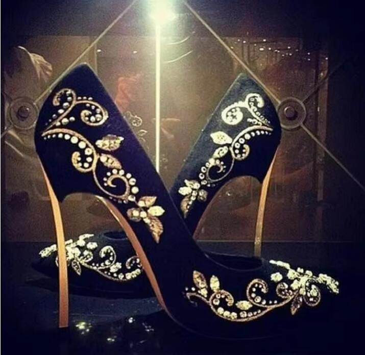 Embroidery Gold - Décolleté con lama ricamata con fiori