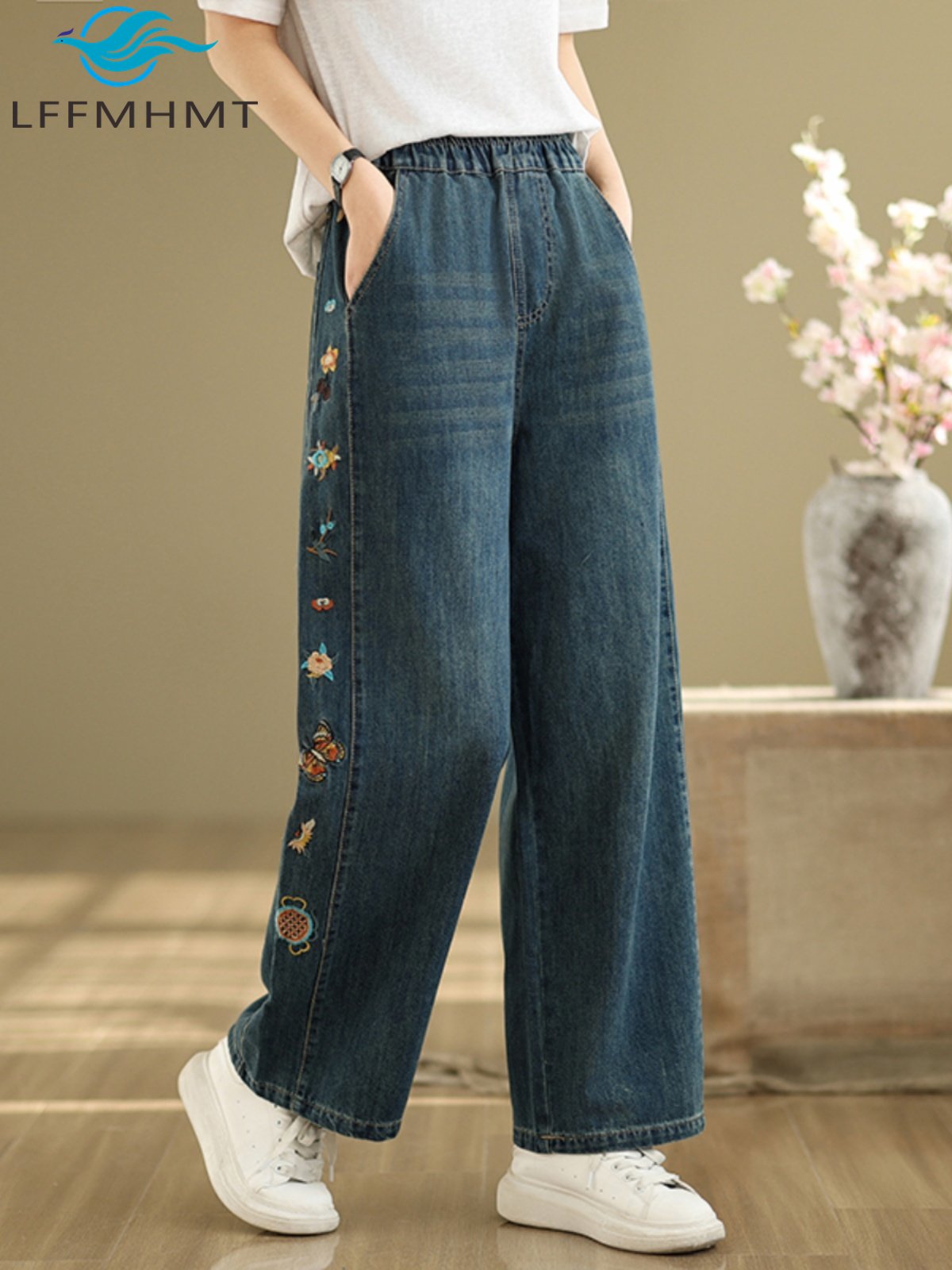 Embroidery Unique Design - Jeans da Donna con Ricamo Floreale