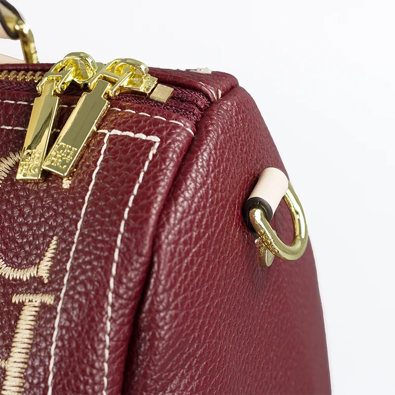 Borsa Boston con Ricamo CH, Bo - Embroidery Gold recensione e prezzo