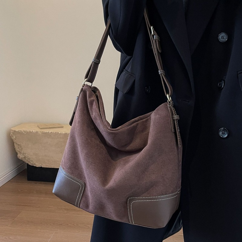 Borse tote in pelle scamosciat - Embroidery Kit Pouch recensione e prezzo