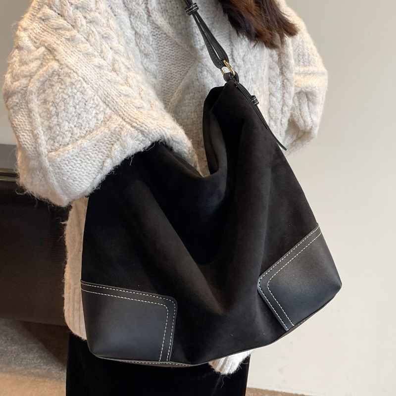 Borse tote in pelle scamosciat - Embroidery Kit Pouch recensione e prezzo