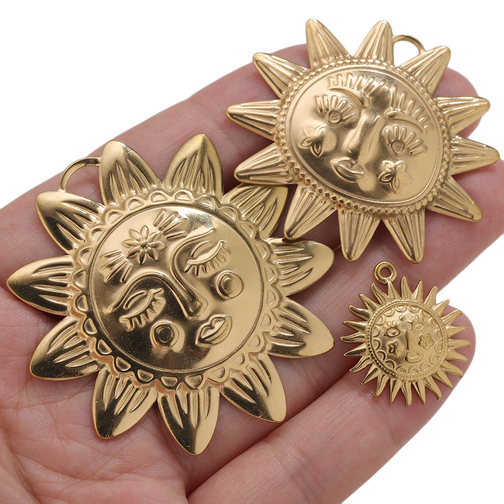 5 ciondoli rotondi vintage in  - Embroidery Gold recensione e prezzo