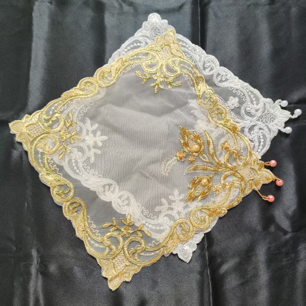 Tovagliette Quadrate Ricamate  - Embroidery Roses recensione e prezzo
