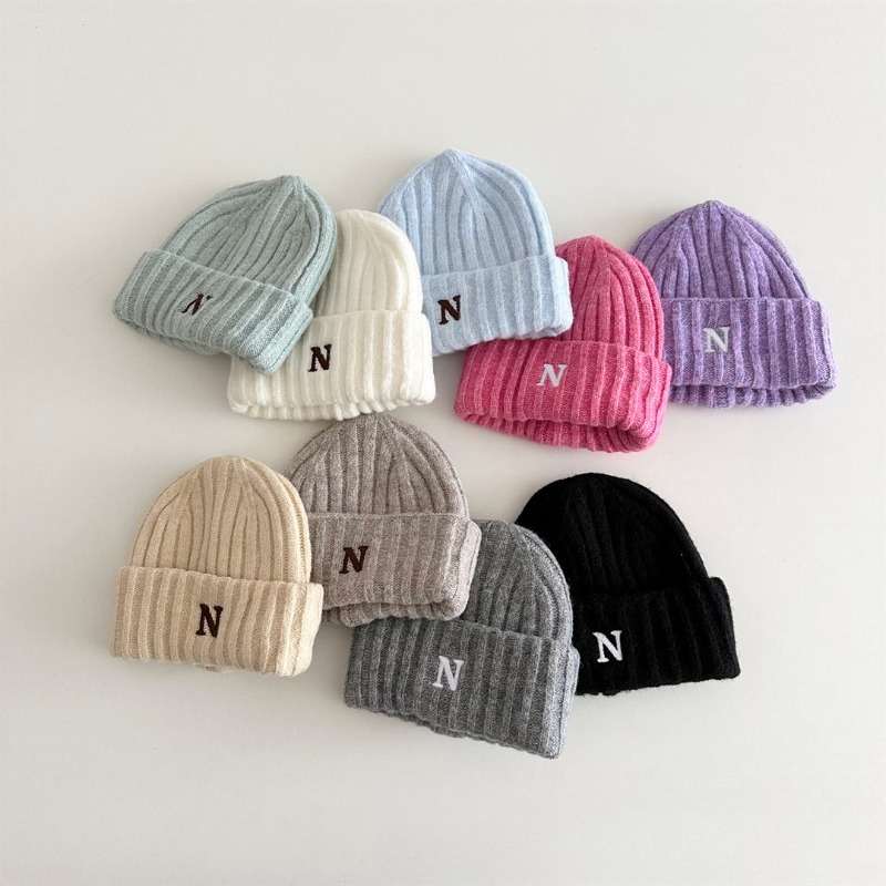 Berretto lavorato a maglia per - Embroidery Letter N recensione e prezzo