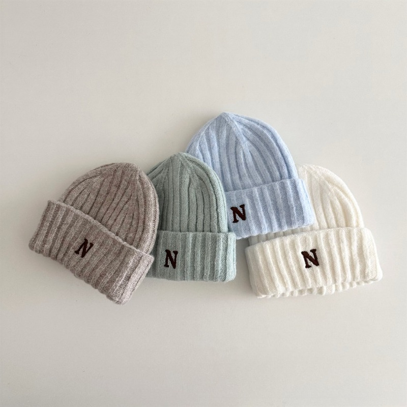 Berretto lavorato a maglia per - Embroidery Letter N recensione e prezzo