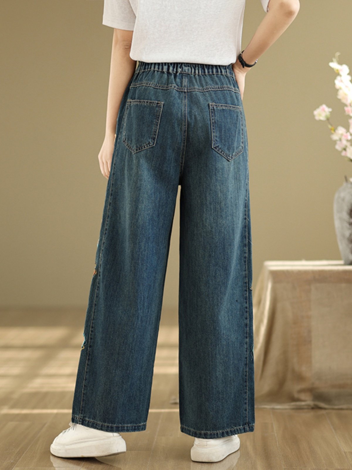 Jeans da Donna con Ricamo Flor - Embroidery Unique Design recensione e prezzo